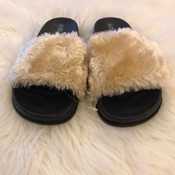 Blondie Beige Fur Slides - Picture 3 of 8